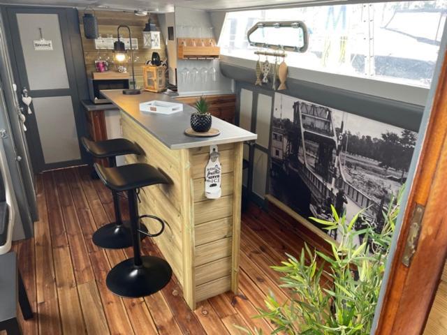 Exceptionnel Bateau Maison Reine Mathilde Ouistreham Exterior foto